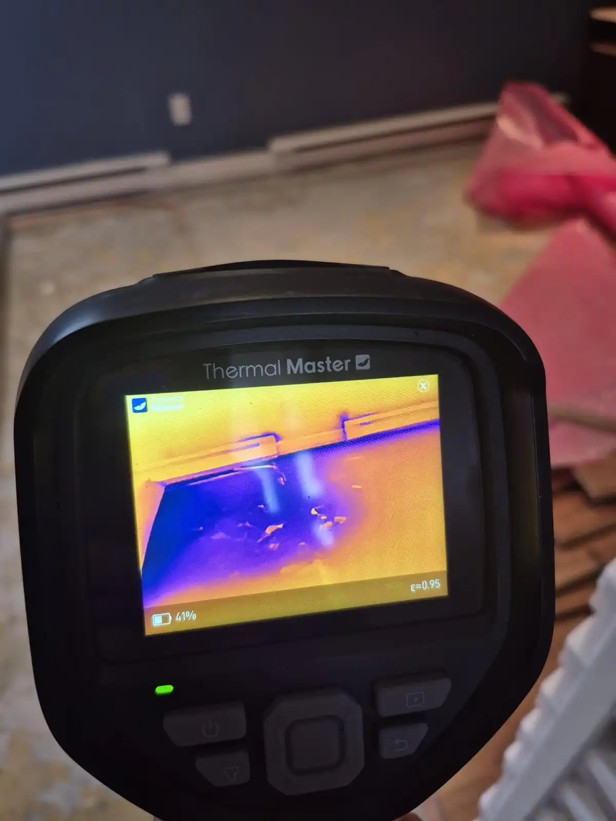 Détection d'infiltration d'eau dans la fondation par thermographie infrarouge — fissure béton